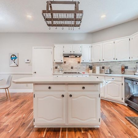 * *Astounding House **Perfect For Family And Friends , Pool , Hot Tub, & Game Room Allen Exterior photo