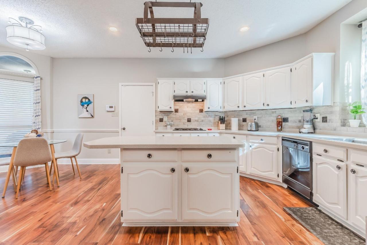 * *Astounding House **Perfect For Family And Friends , Pool , Hot Tub, & Game Room Allen Exterior photo
