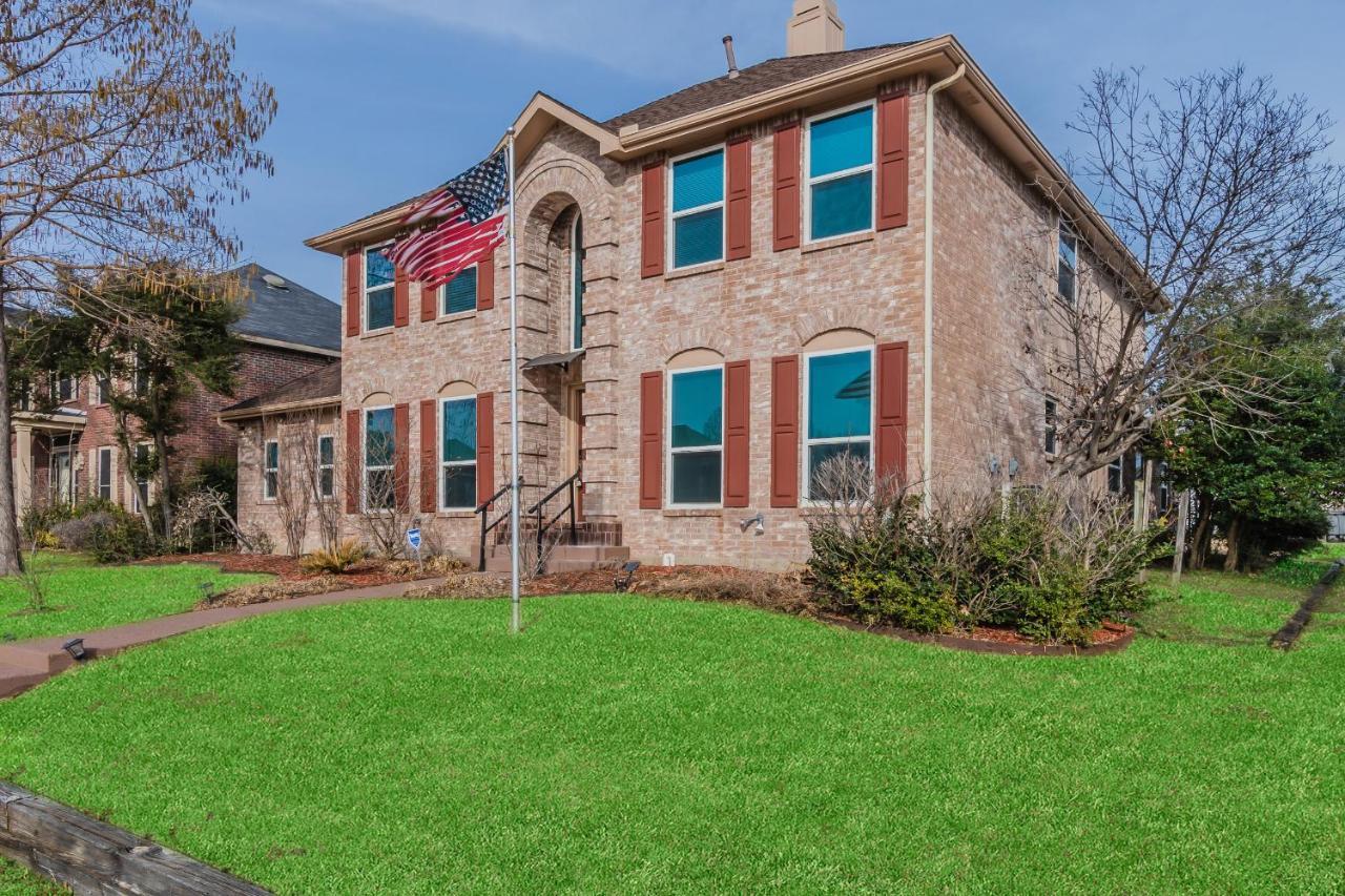 * *Astounding House **Perfect For Family And Friends , Pool , Hot Tub, & Game Room Allen Exterior photo