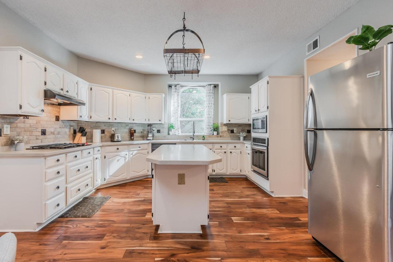 * *Astounding House **Perfect For Family And Friends , Pool , Hot Tub, & Game Room Allen Exterior photo