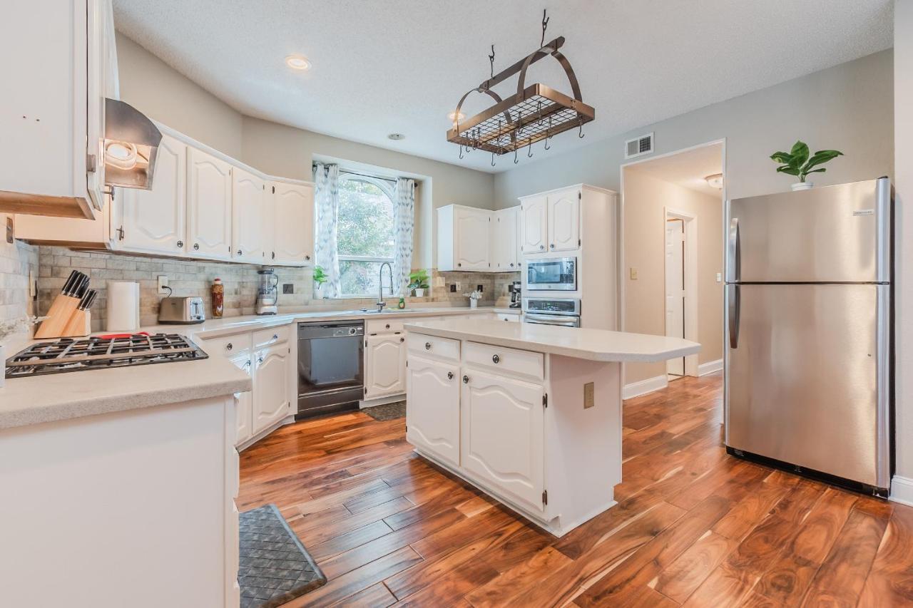 * *Astounding House **Perfect For Family And Friends , Pool , Hot Tub, & Game Room Allen Exterior photo