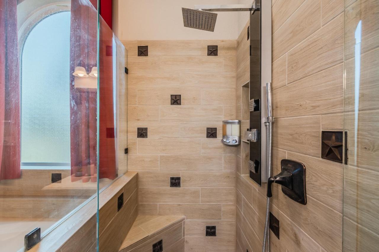 * *Astounding House **Perfect For Family And Friends , Pool , Hot Tub, & Game Room Allen Exterior photo