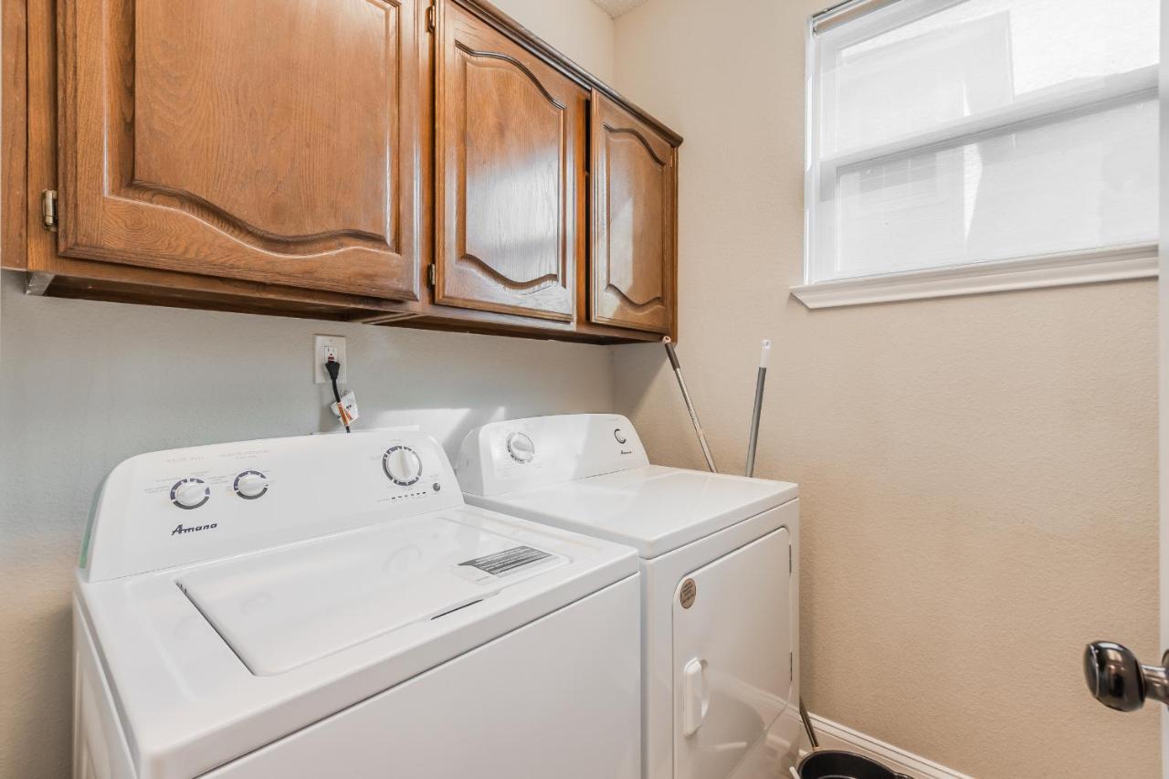 * *Astounding House **Perfect For Family And Friends , Pool , Hot Tub, & Game Room Allen Exterior photo