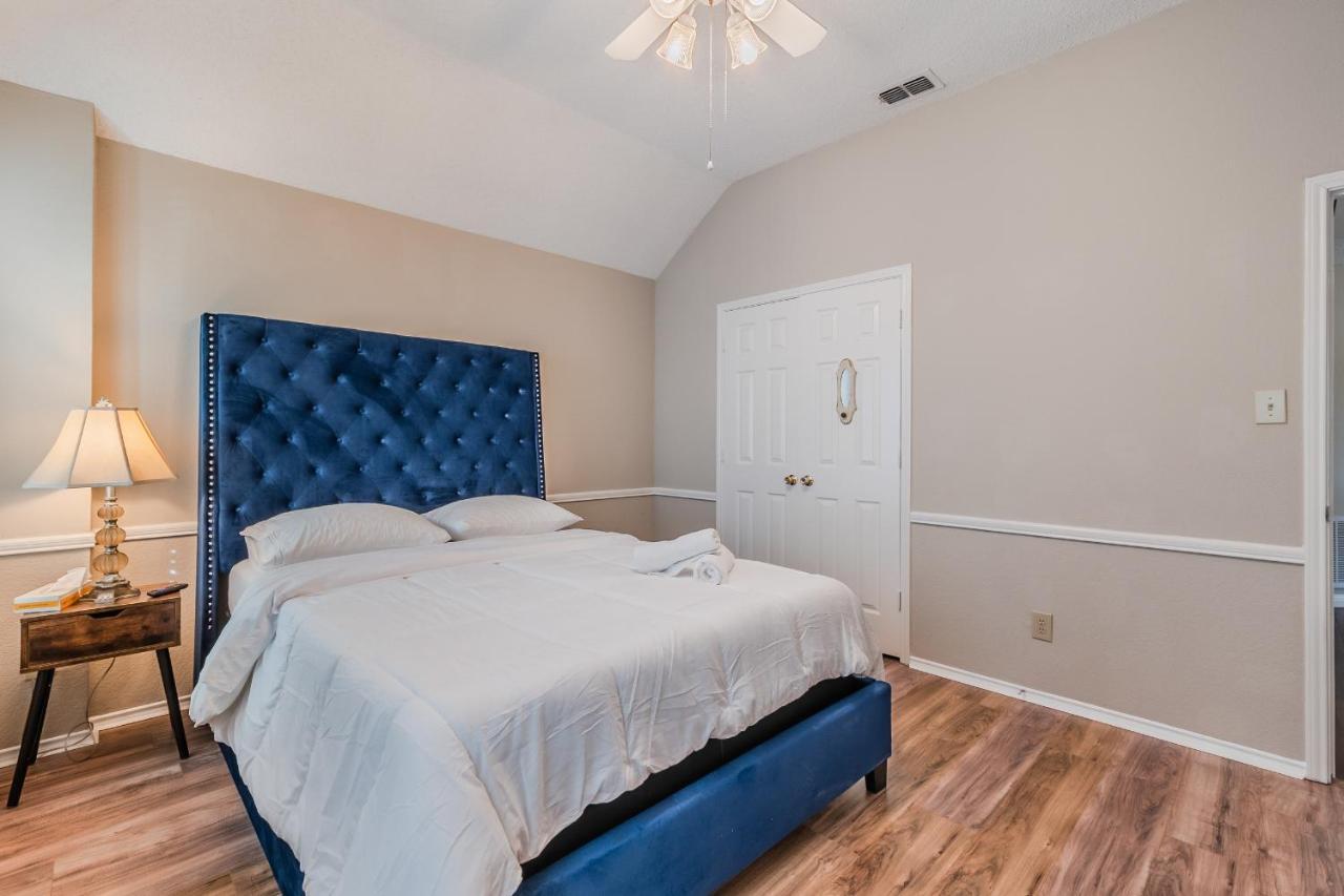 * *Astounding House **Perfect For Family And Friends , Pool , Hot Tub, & Game Room Allen Exterior photo