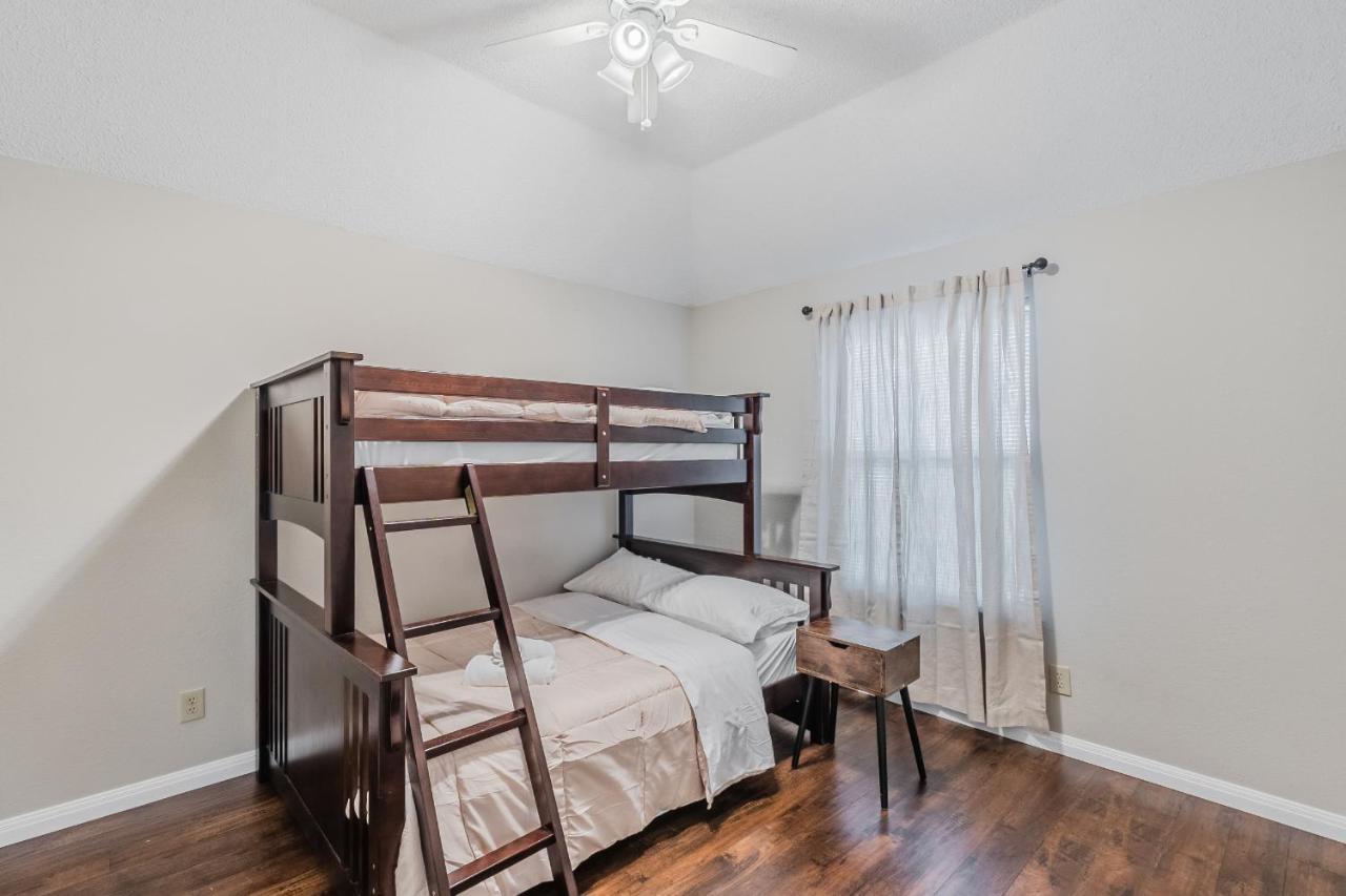 * *Astounding House **Perfect For Family And Friends , Pool , Hot Tub, & Game Room Allen Exterior photo
